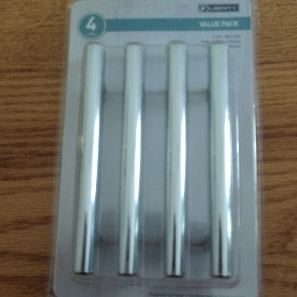 #4 HH New Drawer Pull Minimalist Chrome Cabinet, Drawer, or Door Hardware - Picture 1 of 4